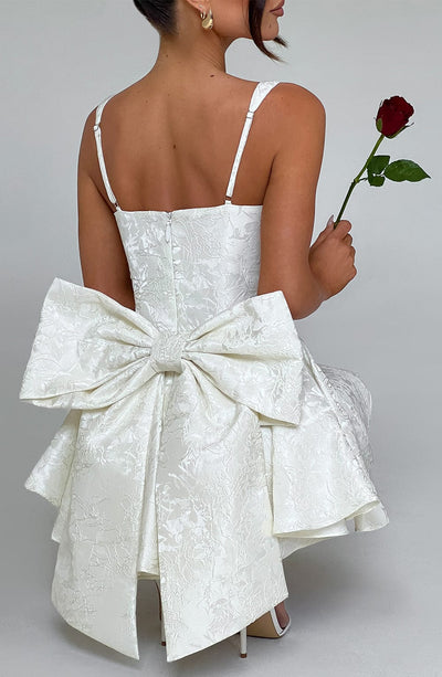 VERA-DRESS™
